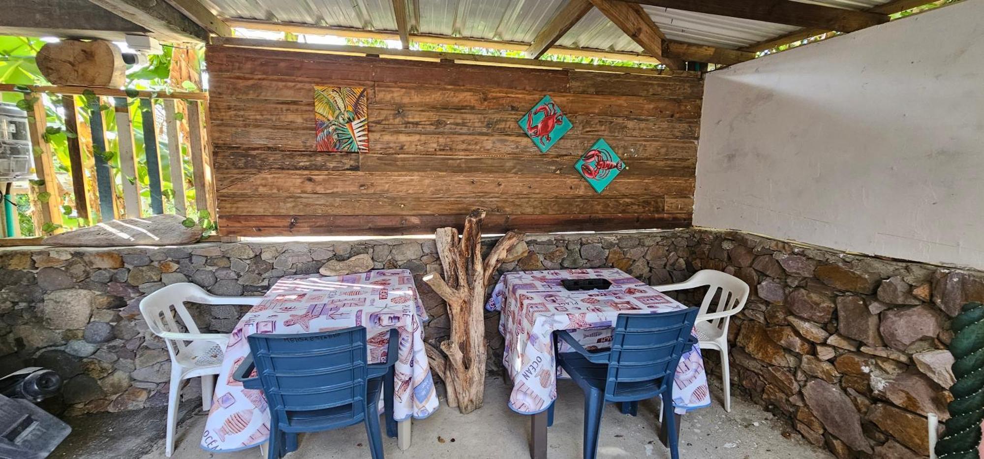 Posada Cedar Valley Franshua Exteriör bild